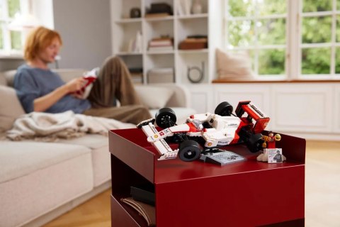 LEGO Icons 10330 - McLaren MP4/4 i Ayrton Senna