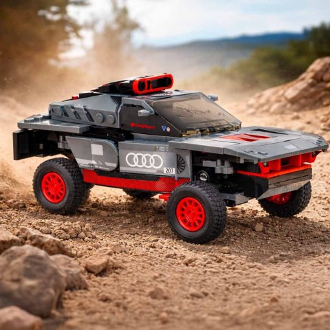 Rastar 10120 Audi RS Q e-tron — klocki, skala 1:30
